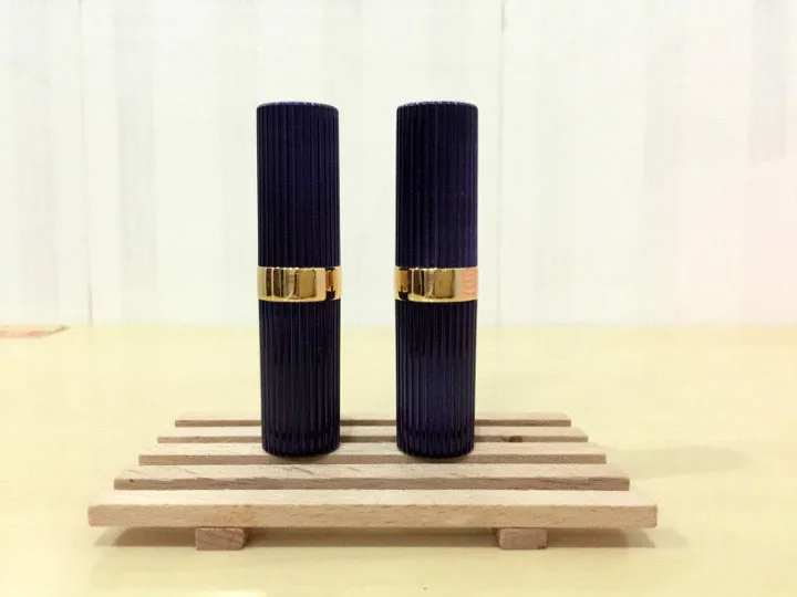 Бесплатная доставка 3 мл 11,1 мм 10/20/5 opcs/лот Темно-синяя стрированная Высококачественная трубка для помады, пустой контейнер для бальзама для ... 
Бесплатная доставка 3 мл 11,1 мм 10/20/5 opcs/лот Темно-синяя стрированная Высококачественная трубка для помады, пустой контейнер для бальзама для ...