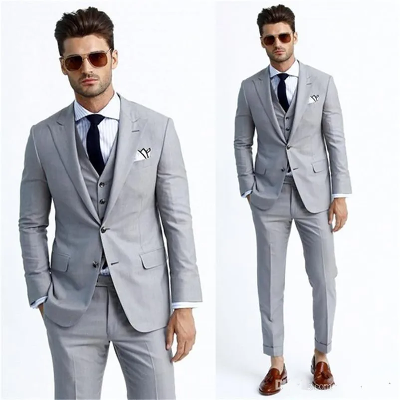 Brand New Light Grey Groom Tuxedos High Quality Groomsmen Suit Custom Made Mens Wedding Prom Suits (Jacket+Pants+Vest)
Brand New Light Grey Groom Tuxedos High Quality Groomsmen Suit Custom Made Mens Wedding Prom Suits (Jacket+Pants+Vest)