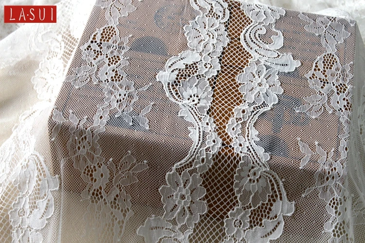 LASUI 1.5m*3 m Eyelash lace Luxury line lace fabric good quality hand DIY clothing wedding dress high - grade cord bone lace
LASUI 1.5m*3 m Eyelash lace Luxury line lace fabric good quality hand DIY clothing wedding dress high - grade cord bone lace
