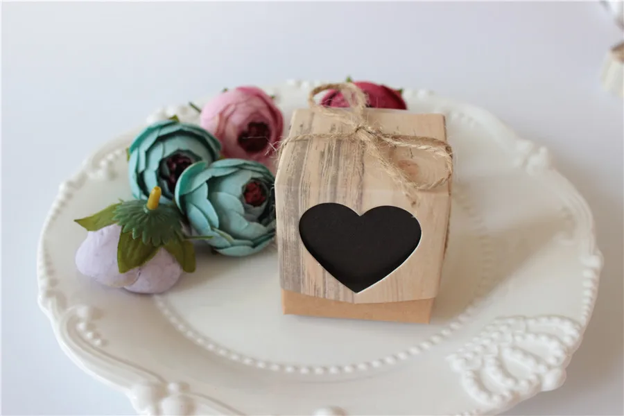 Wedding Black Love Rustic Kraft Imitation Bark Candy Box with Rope Jute Shabby Chic Vintage Twine Wedding Favor Gift Boxes
Wedding Black Love Rustic Kraft Imitation Bark Candy Box with Rope Jute Shabby Chic Vintage Twine Wedding Favor Gift Boxes
