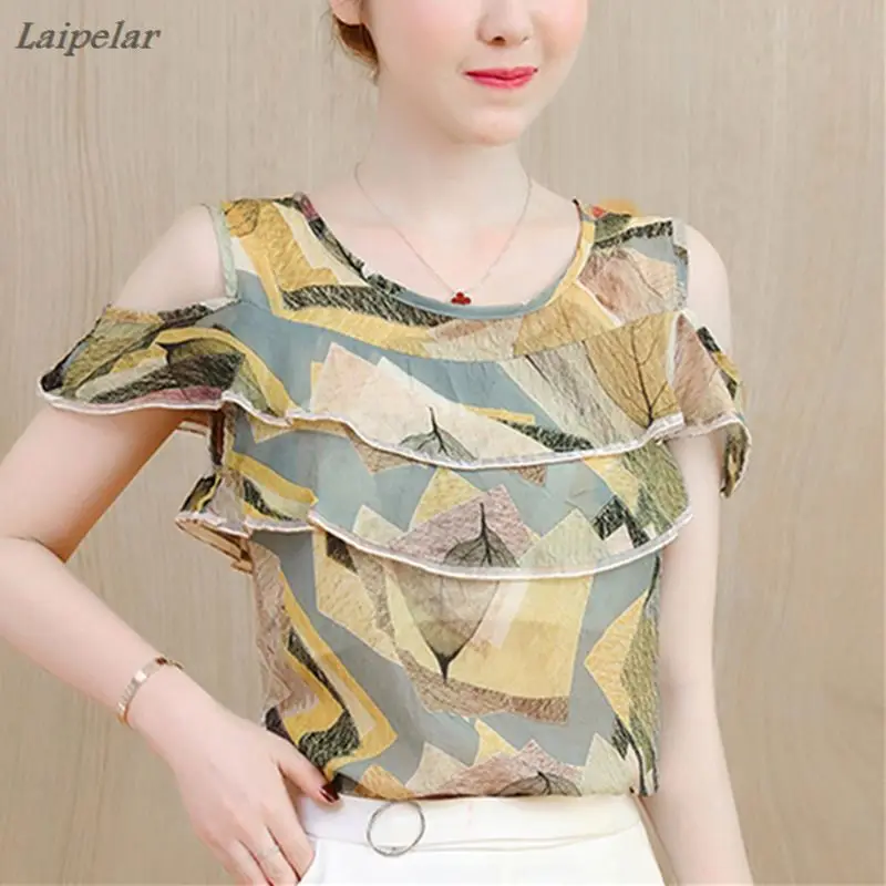 Блузка женская летняя с открытыми плечами и коротким рукавом 
Блузка женская летняя с открытыми плечами и коротким рукавом