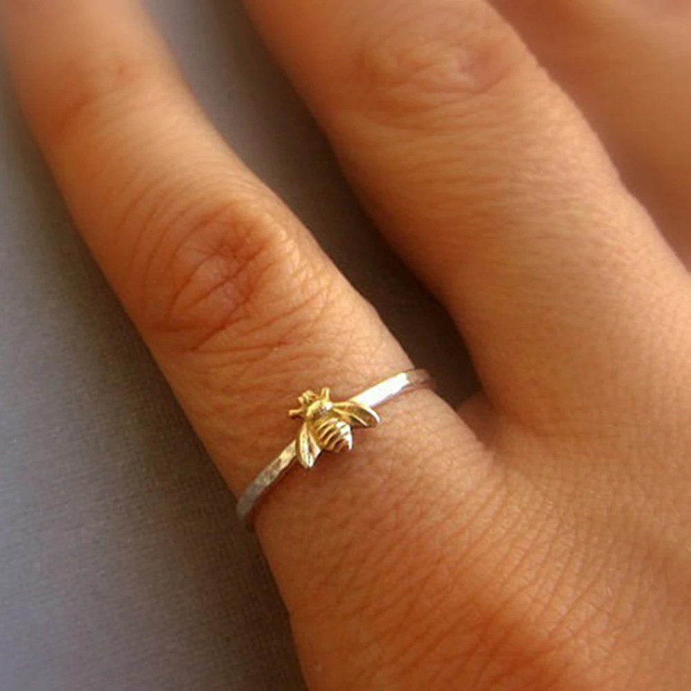 HOMOD Simple Tiny Solid Gold Color Copper Bee Finger Rings Gold Hammered Band Stacking Rings Wedding Anniversary Cheap Jewelry
HOMOD Simple Tiny Solid Gold Color Copper Bee Finger Rings Gold Hammered Band Stacking Rings Wedding Anniversary Cheap Jewelry