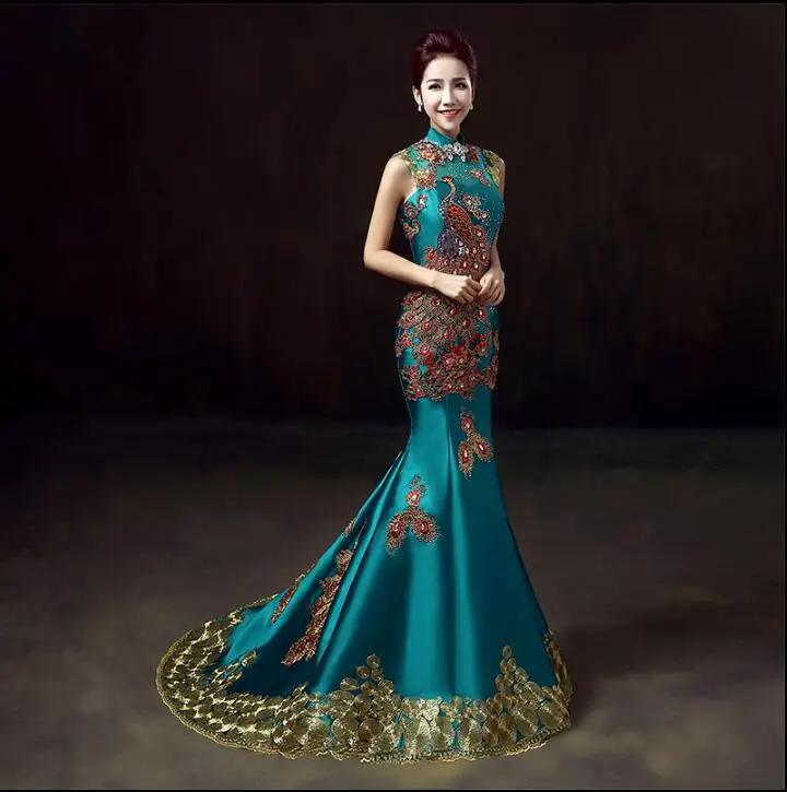 Cheongsam Exquisite luxury rhinethone Evening Dress Bride Tailing Peacock sequins Cheongsam
Cheongsam Exquisite luxury rhinethone Evening Dress Bride Tailing Peacock sequins Cheongsam