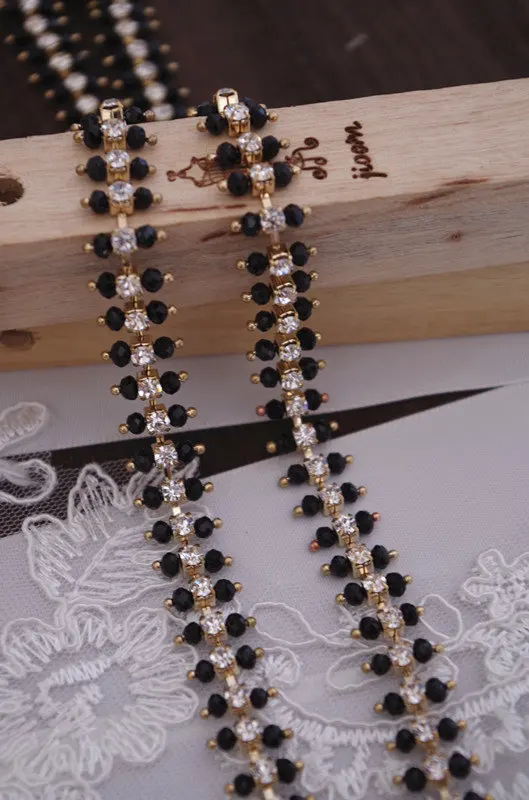 5 yards off white rhinestone bead chain, beading trim, gold rhinestone bead belt, bridal headband acessories
5 yards off white rhinestone bead chain, beading trim, gold rhinestone bead belt, bridal headband acessories