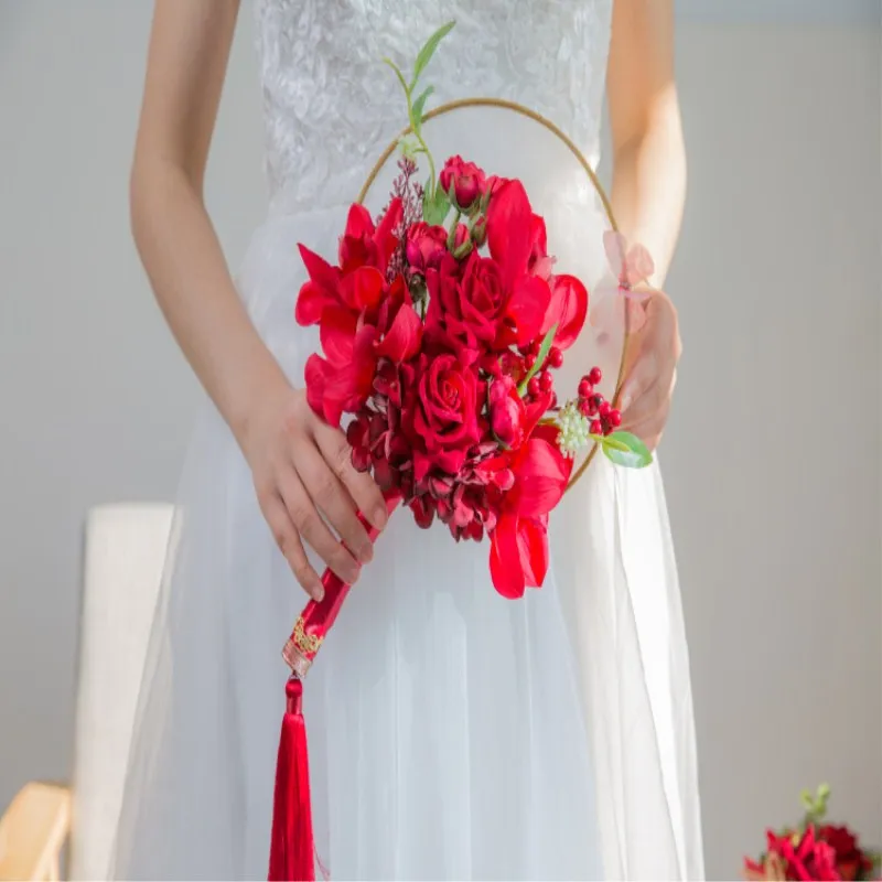 Original customized Chinese wedding bride simulation hand - held flower silk dress ancient costume photography Free Shipping
Original customized Chinese wedding bride simulation hand - held flower silk dress ancient costume photography Free Shipping