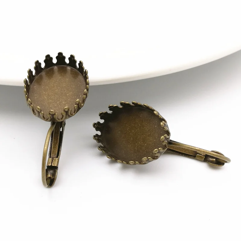 40pcs/lot 13x18mm Brass Antique bronze Crown Oval Blank Tray Earrings Settings Drop Earrings Cameo cabochons base settings
40pcs/lot 13x18mm Brass Antique bronze Crown Oval Blank Tray Earrings Settings Drop Earrings Cameo cabochons base settings