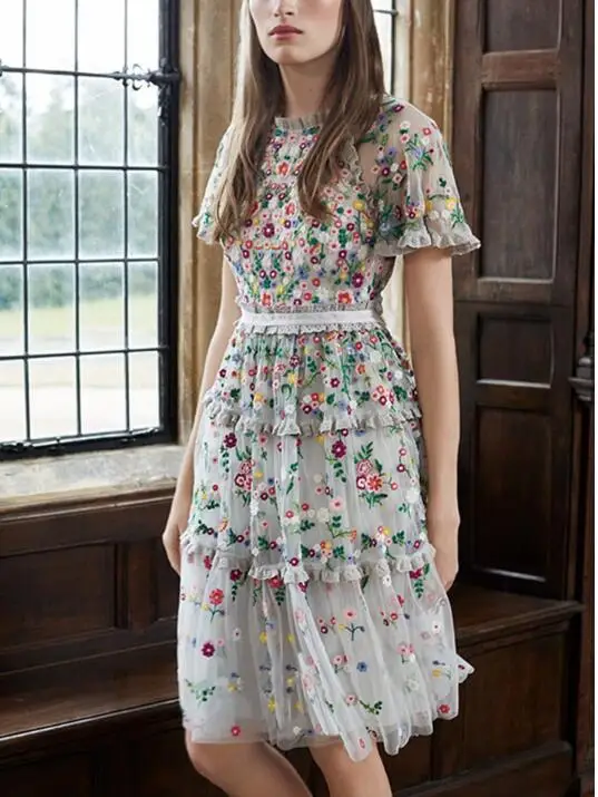 High quality 2019 Spring New Arrival Elegant Round Collar Short Sleeve Flower Embroidery Woman Lace Gauze Formal Dress
High quality 2019 Spring New Arrival Elegant Round Collar Short Sleeve Flower Embroidery Woman Lace Gauze Formal Dress