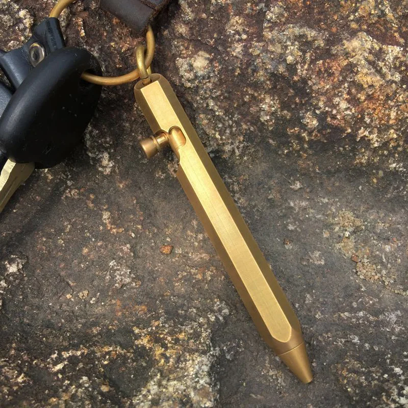 Ручная миниатюрная латунная ручка в форме пистолета, твердая портативная карманная шариковая ручка с медной подвеской, тактическая ручка, подарочный набор кожаных брелоков
Ручная миниатюрная латунная ручка в форме пистолета, твердая портативная карманная шариковая ручка с медной подвеской, тактическая ручка, подарочный набор кожаных брелоков