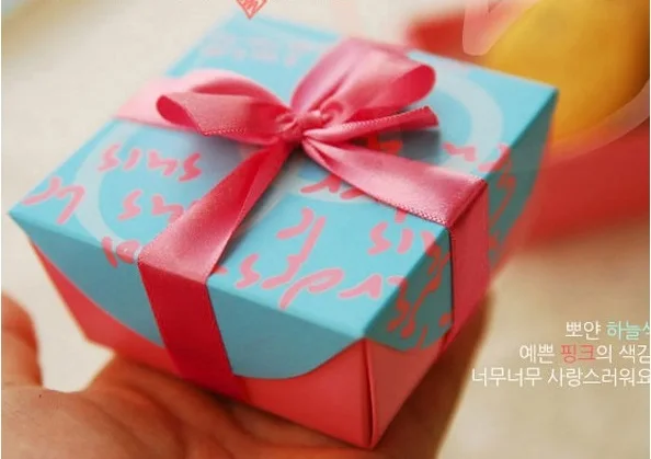 8.2*7*4cm Pink And Blue Color Cake Box,Chocolate Box Gift Box Not With Ribbon 100pcs/lot Free shipping
8.2*7*4cm Pink And Blue Color Cake Box,Chocolate Box Gift Box Not With Ribbon 100pcs/lot Free shipping