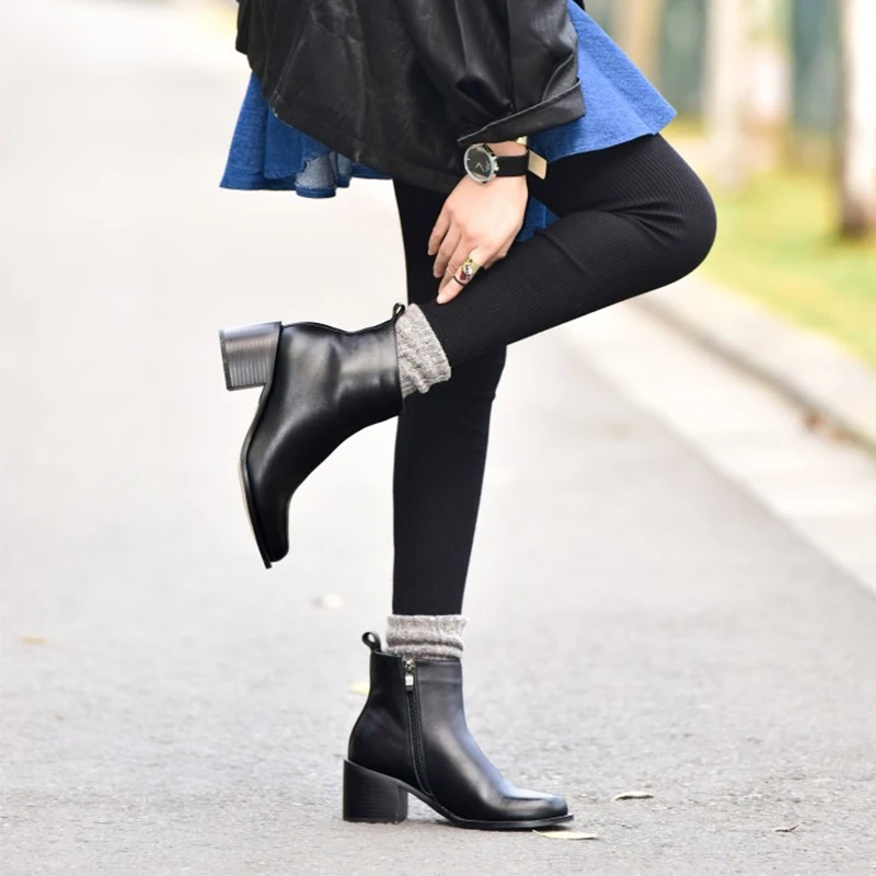 ISNOM 2018 New High Square Heels Shoes Ankle Boots Real Leather Woman Winter Boots Superstar Chelsea Boot Zipper Female Footwear
ISNOM 2018 New High Square Heels Shoes Ankle Boots Real Leather Woman Winter Boots Superstar Chelsea Boot Zipper Female Footwear