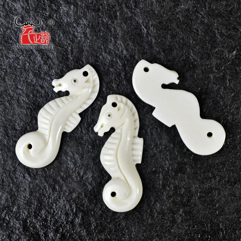 3PCS Handmade Carved Yak Bone SEA HORS Pendant Hawaii sport of surfing Style Bone white Beads DIY Jewelry Accessory 42mmX26mm
3PCS Handmade Carved Yak Bone SEA HORS Pendant Hawaii sport of surfing Style Bone white Beads DIY Jewelry Accessory 42mmX26mm