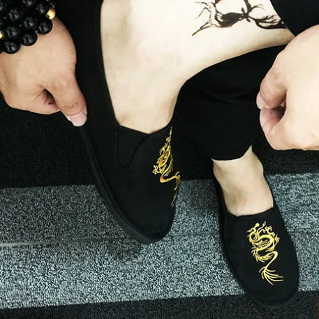 OLOME 2019 Light Hard-Wearing Rubber Canvas Embroider Shoes Spring Fashion Men Flats Shoes
OLOME 2019 Light Hard-Wearing Rubber Canvas Embroider Shoes Spring Fashion Men Flats Shoes