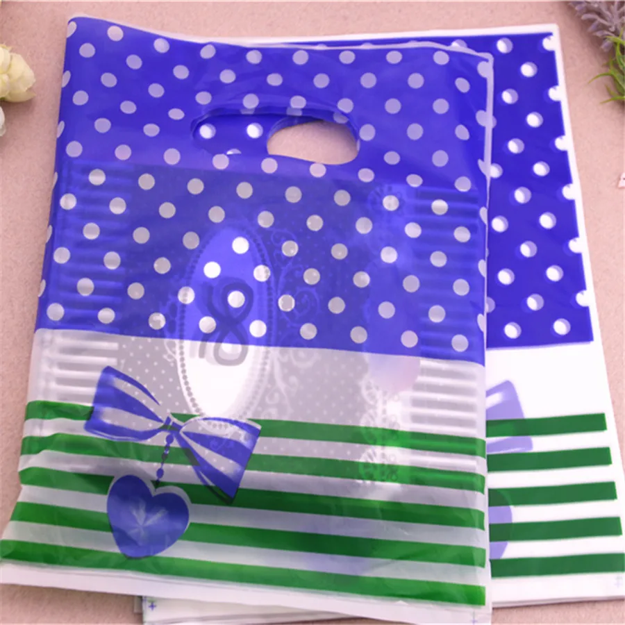 New Design Wholesale 100pcs/lot 20*25cm Blue Wedding Favors And Gifts Candy Packaging New Year Plastic Gift Bags
New Design Wholesale 100pcs/lot 20*25cm Blue Wedding Favors And Gifts Candy Packaging New Year Plastic Gift Bags
