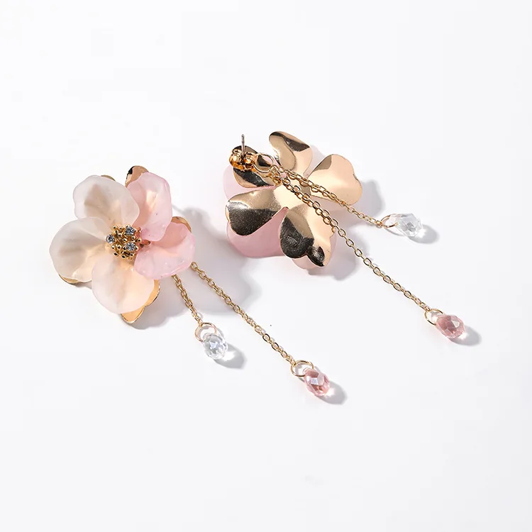 The new Simple shell flower sweet tassel earrings frosted crystal long petals eardrop Women Drop earrings Jewelry
The new Simple shell flower sweet tassel earrings frosted crystal long petals eardrop Women Drop earrings Jewelry