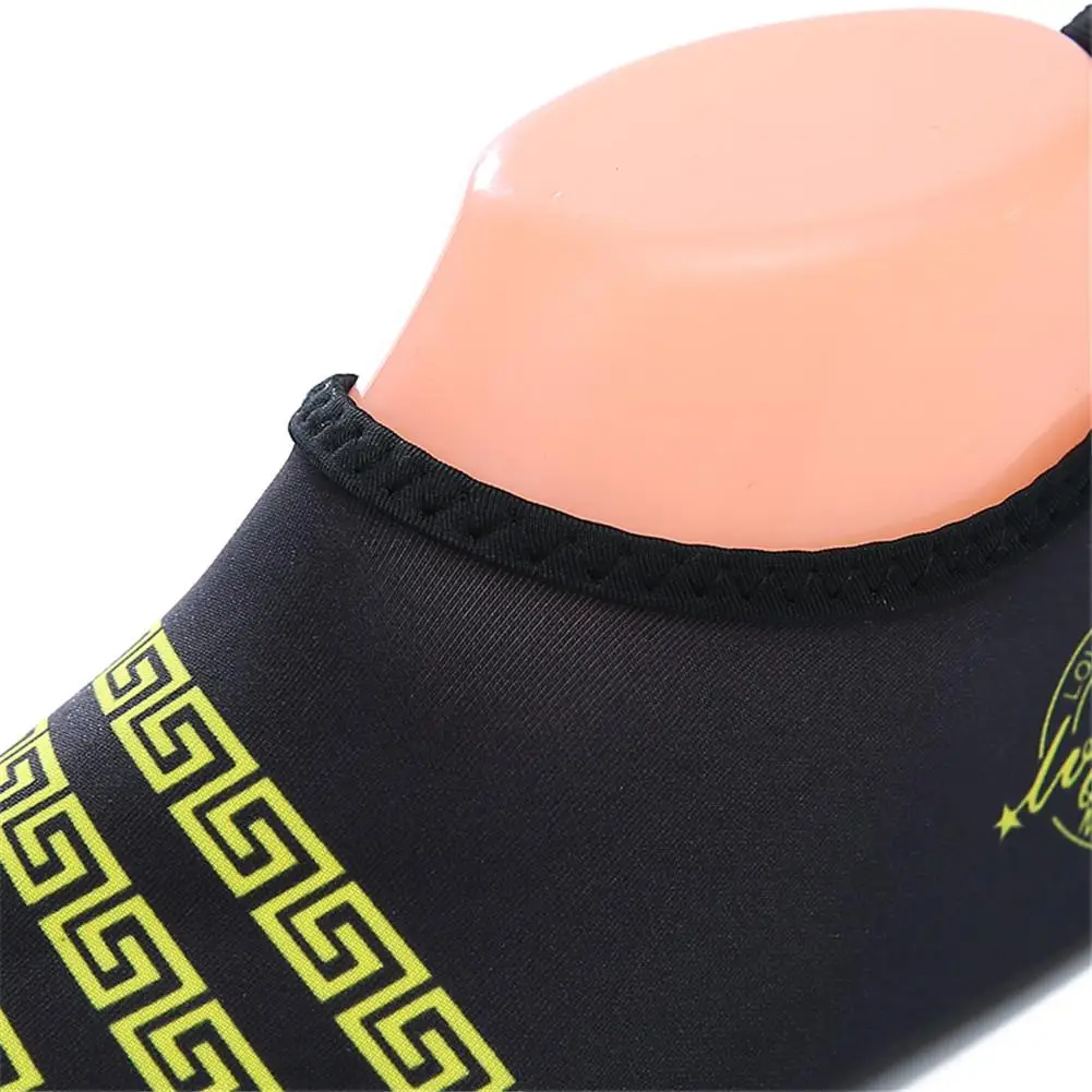 Men and women ultra light beach socks shoes diving socks non-slip adult swimming shoes wading shoes
Men and women ultra light beach socks shoes diving socks non-slip adult swimming shoes wading shoes