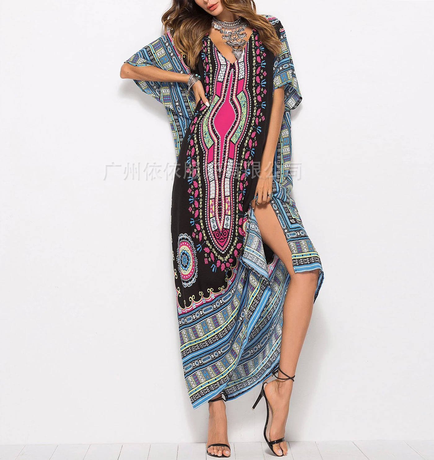 Spring and summer new style Printed casual fashion dress European and American explosions beach dress holiday dress
Spring and summer new style Printed casual fashion dress European and American explosions beach dress holiday dress