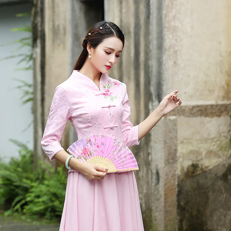 Pink Girls Embroidered Top 2018 new fashion Women Cheongsam Shirt half sleeve Traditional Chinese Clothing Chinese Tunic Top
Pink Girls Embroidered Top 2018 new fashion Women Cheongsam Shirt half sleeve Traditional Chinese Clothing Chinese Tunic Top