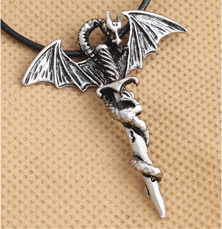 6pcs New Personality Cool Stainless Steel Long Pendant Necklace Pterosaur Sword Jewelry Men Necklace Dragon Punk Necklace
6pcs New Personality Cool Stainless Steel Long Pendant Necklace Pterosaur Sword Jewelry Men Necklace Dragon Punk Necklace