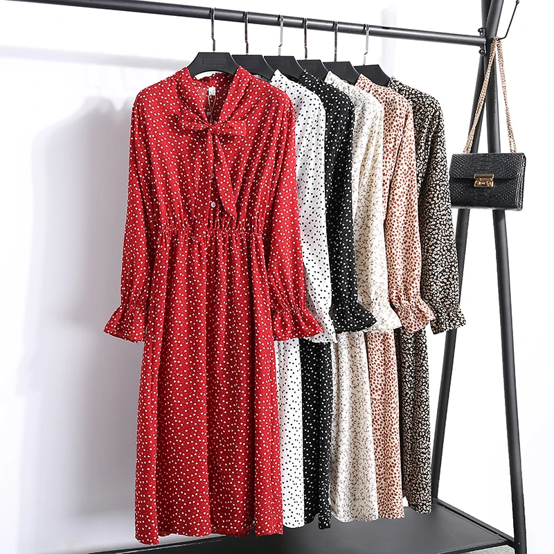 Spring Single Breasted Lace Up Printed Women Chiffon Dress Elastic Waist Female Mid-length Vestidos Side Split Women Dress 2019
Spring Single Breasted Lace Up Printed Women Chiffon Dress Elastic Waist Female Mid-length Vestidos Side Split Women Dress 2019