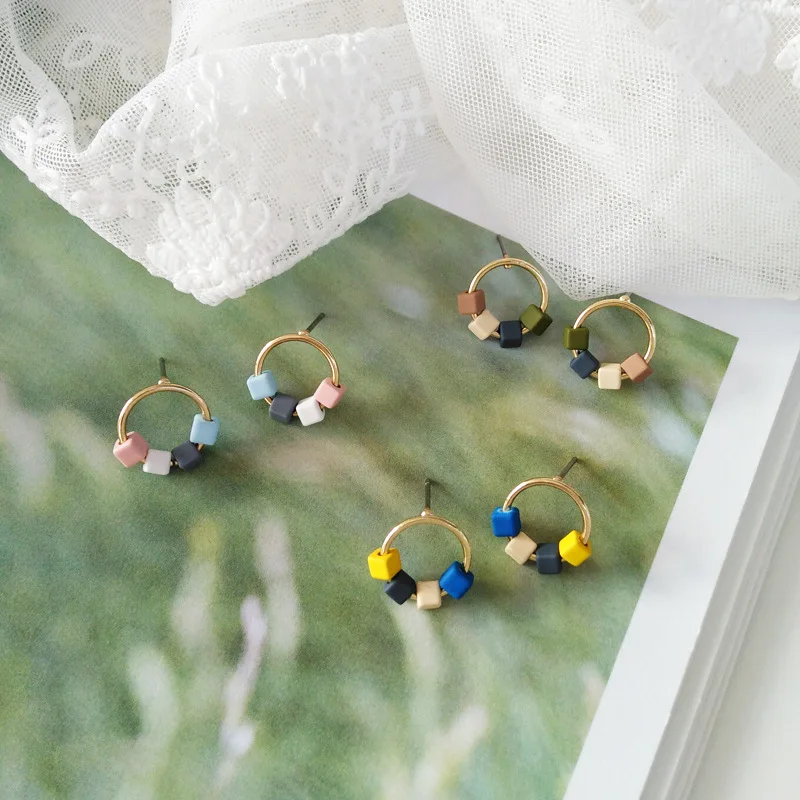 Delicate Design Cute Coating Small Square With Round Circle Stud Earring For Woman Fashion Jewelry Party Earrings Hot Selling
Delicate Design Cute Coating Small Square With Round Circle Stud Earring For Woman Fashion Jewelry Party Earrings Hot Selling