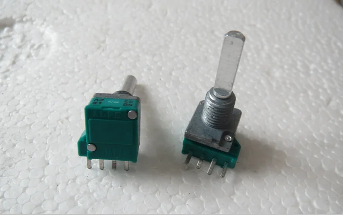 Japan ALPS 9011 B500R Midpoint Precision Potentiometer Handle Length 20MM Opening 6MM
Japan ALPS 9011 B500R Midpoint Precision Potentiometer Handle Length 20MM Opening 6MM