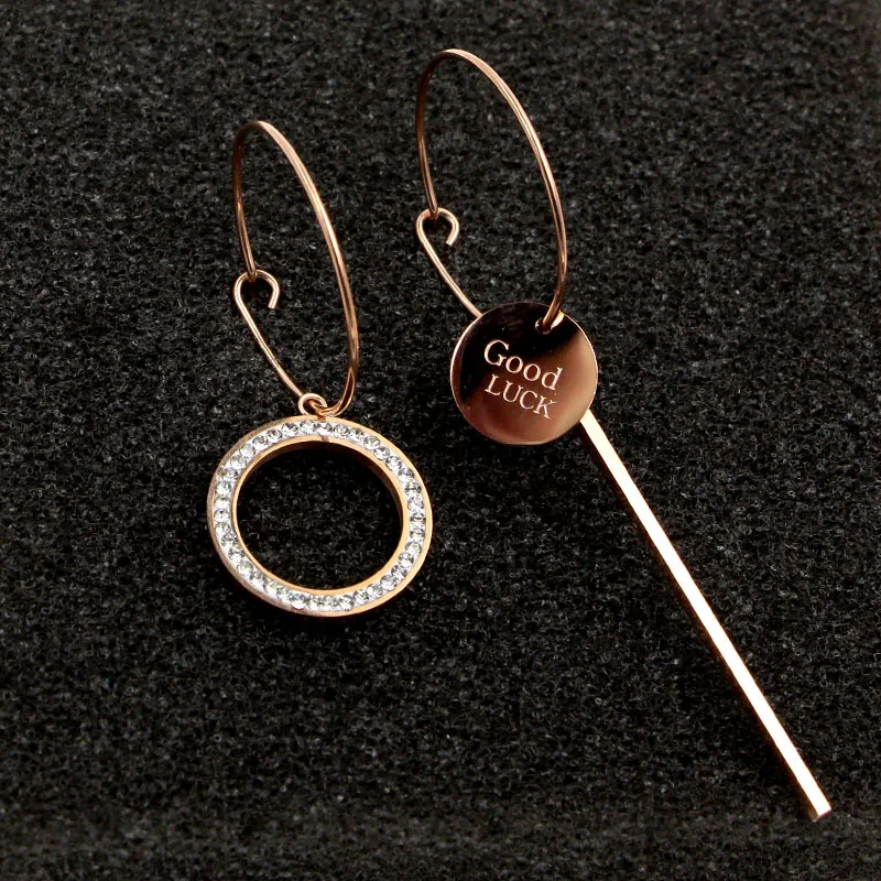 Titanium Steel rose gold color High Quality Asymmetric full rhinestones circle Good luck letter Card Coil hoop Earrings
Titanium Steel rose gold color High Quality Asymmetric full rhinestones circle Good luck letter Card Coil hoop Earrings