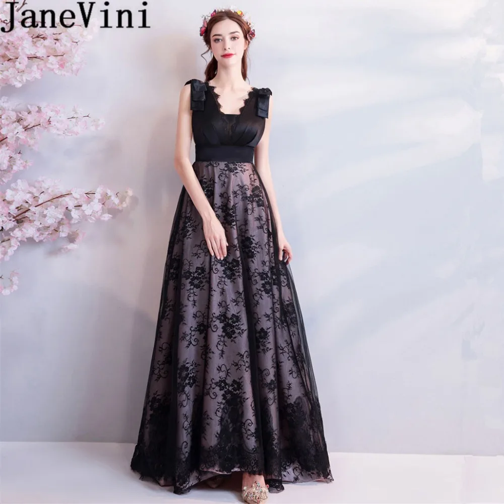 JaneVini 2018 Vintage Black Lace Long Bridesmaid Dresses A Line Deep V Neck Sleeveless Sweep Train Plus Size Dresses Prom Wear
JaneVini 2018 Vintage Black Lace Long Bridesmaid Dresses A Line Deep V Neck Sleeveless Sweep Train Plus Size Dresses Prom Wear