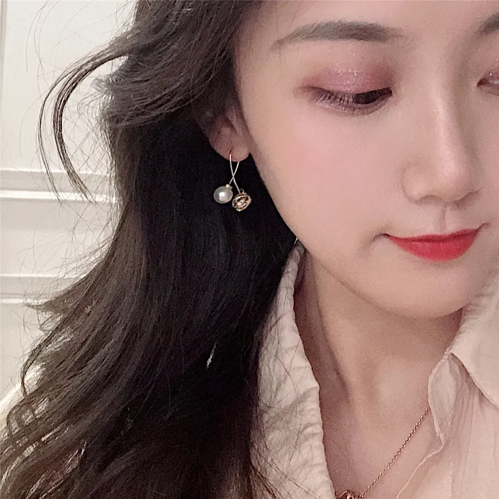 MIARA.L Korean fresh temperament earrings with ultra fairy girl design celebrity bird's nest pearl interlocking earrings
MIARA.L Korean fresh temperament earrings with ultra fairy girl design celebrity bird's nest pearl interlocking earrings