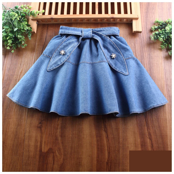 Girls Cute Nail Bead Washed Denim Skirt Spring Fall Kids Lace Splice Pleated Children Fashion Bow Half-Length Skirt Clothes X444
Girls Cute Nail Bead Washed Denim Skirt Spring Fall Kids Lace Splice Pleated Children Fashion Bow Half-Length Skirt Clothes X444