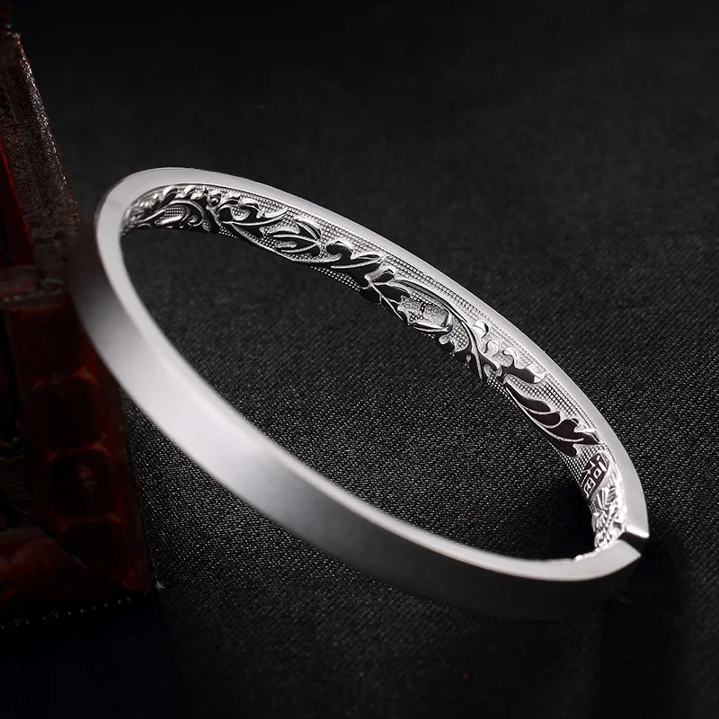 Coin, Ancient Silk, Flowers And Flowers, Women's Bracelet, Simple And Wild, Wholesale Silver Sterling Silver Bracelet.
Coin, Ancient Silk, Flowers And Flowers, Women's Bracelet, Simple And Wild, Wholesale Silver Sterling Silver Bracelet.