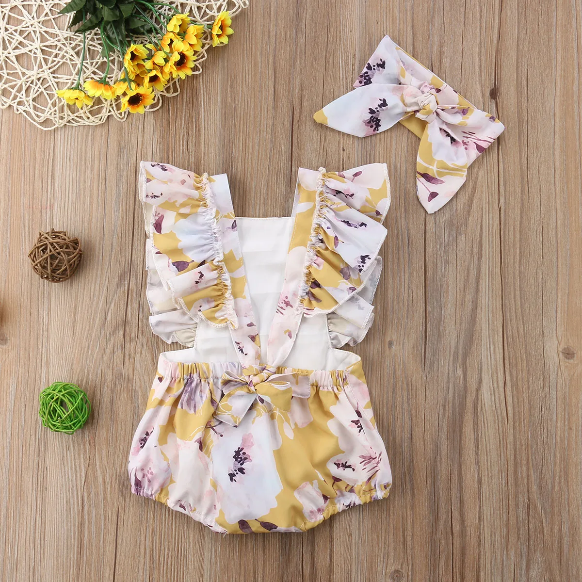 Sweet Pretty Infant Baby Girls Romper 2PCS Ruffles Short Sleeve Floral Print Backless Belt Jumpsuits Romper+Headband 2 Colors
Sweet Pretty Infant Baby Girls Romper 2PCS Ruffles Short Sleeve Floral Print Backless Belt Jumpsuits Romper+Headband 2 Colors