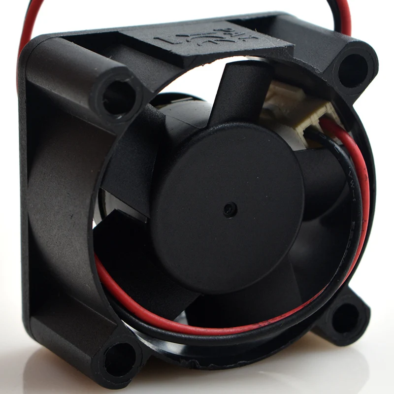Original SUNON 4020 DC5V 1.0W 40*40*20mm KD0504PKB2 2 wire switch 4CM cooling fan
Original SUNON 4020 DC5V 1.0W 40*40*20mm KD0504PKB2 2 wire switch 4CM cooling fan