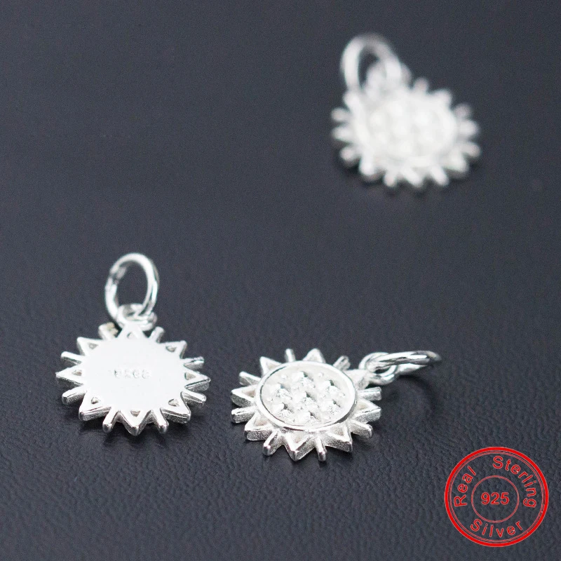 UQBing 10MM Round Sunflower Silver Color Charms For Women Female Jewelry Making Accessories
UQBing 10MM Round Sunflower Silver Color Charms For Women Female Jewelry Making Accessories