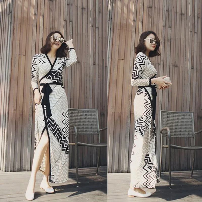 Hot Sale Women Long Maxi Dresses Bohemia V-neck Short Sleeve Geometric Print Ethnic Summer Beach Female Split Stylish Dress
Hot Sale Women Long Maxi Dresses Bohemia V-neck Short Sleeve Geometric Print Ethnic Summer Beach Female Split Stylish Dress