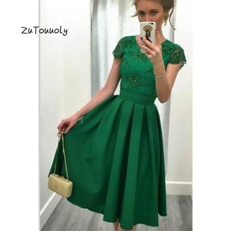 Простое зеленое короткое платье для выпускного вечера, а-силуэт, до колена, сексуальное атласное официальное платье с открытой спиной для в...
Простое зеленое короткое платье для выпускного вечера, а-силуэт, до колена, сексуальное атласное официальное платье с открытой спиной для в...
