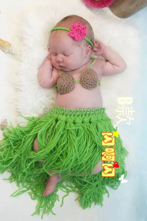 

Cute crochet newborn photography props outfits crochet baby set baby hula girl headdress coconut bra grass skirt Sets 2 colors