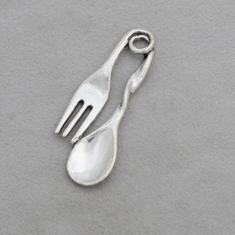 RAINXTAR Fashion Alloy Utensil Spoon Charms Tableware Set Charms 20*46mm 50pcs AAC1006
RAINXTAR Fashion Alloy Utensil Spoon Charms Tableware Set Charms 20*46mm 50pcs AAC1006