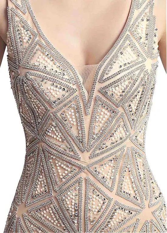 In Stock Eye-catching Tulle V-neck Backless Floor-length Sheath/Column Formal Dresses With Beadings Sleeveless Prom dress
In Stock Eye-catching Tulle V-neck Backless Floor-length Sheath/Column Formal Dresses With Beadings Sleeveless Prom dress