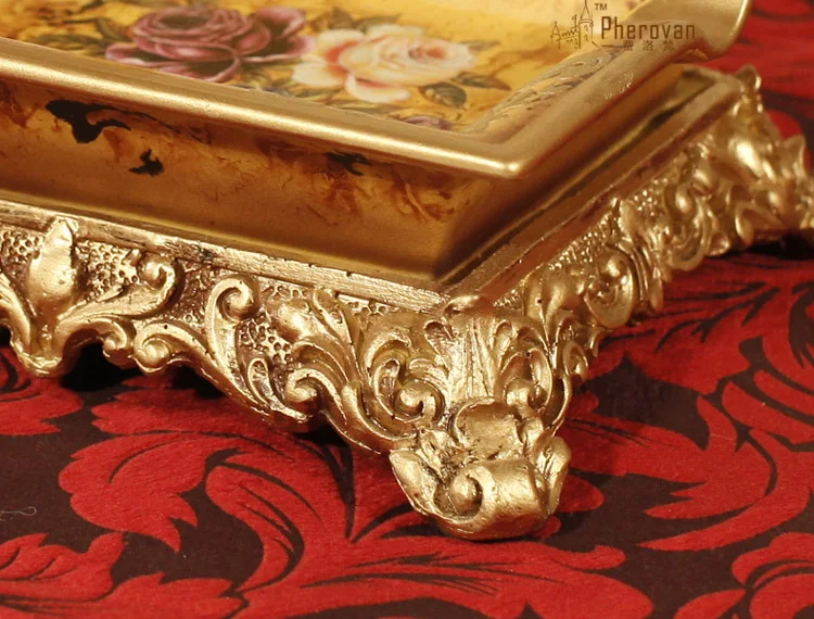 Michou Rui Florence European royal luxury retro ashtray gift decoration new special offer
Michou Rui Florence European royal luxury retro ashtray gift decoration new special offer