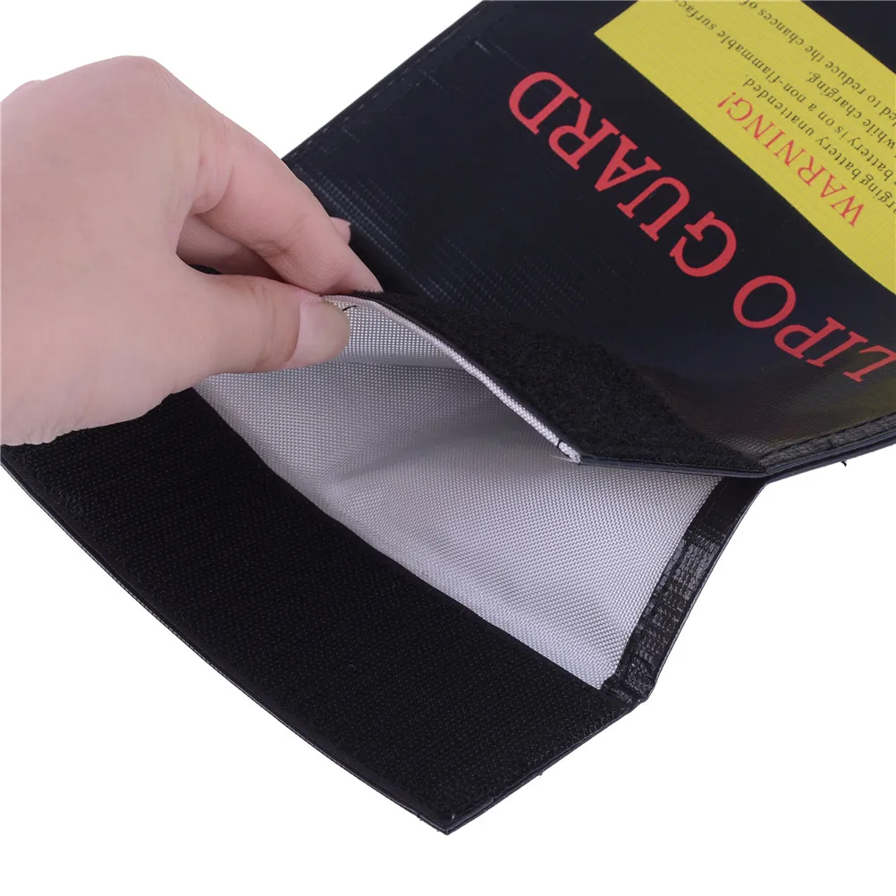 1Pc Fireproof RC LiPo Battery Safety Bag Safe Guard Charge Sack 180 X230 mm New Sale
1Pc Fireproof RC LiPo Battery Safety Bag Safe Guard Charge Sack 180 X230 mm New Sale