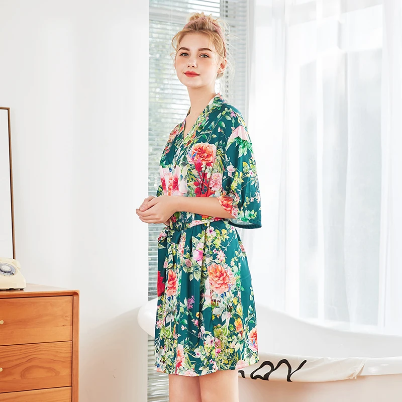 Sexy Silk Robe Satin Bathrobe Women Wedding Bride Robe Bridesmaid Robes New Style Summer Sleepwear Dressing Gown For Women
Sexy Silk Robe Satin Bathrobe Women Wedding Bride Robe Bridesmaid Robes New Style Summer Sleepwear Dressing Gown For Women