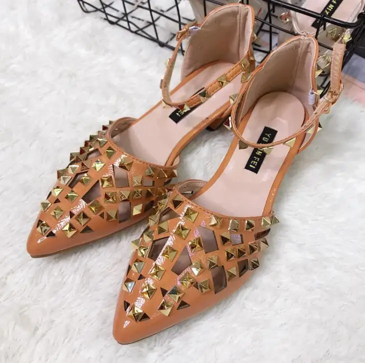 2018 new women's shoes Korean fashion low with rivets pointed cool single shoes hollow ladies sandals
2018 new women's shoes Korean fashion low with rivets pointed cool single shoes hollow ladies sandals