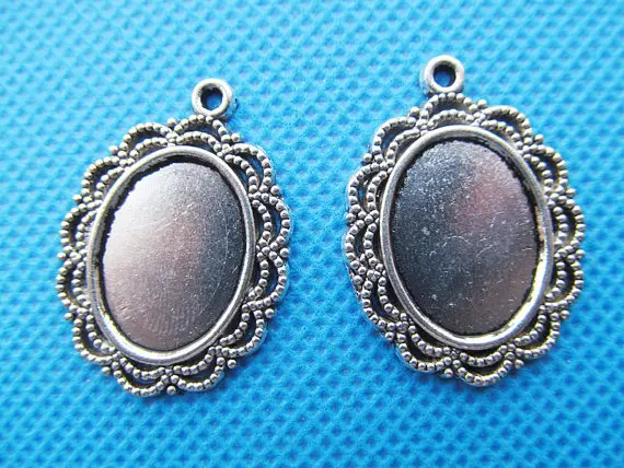 200pcs Antique Silver tone/Antique Bronze Lace Border Base Bezel Setting Tray Pendant Charm,fit Oval 13mmx18mm Cabochon/Picture
200pcs Antique Silver tone/Antique Bronze Lace Border Base Bezel Setting Tray Pendant Charm,fit Oval 13mmx18mm Cabochon/Picture