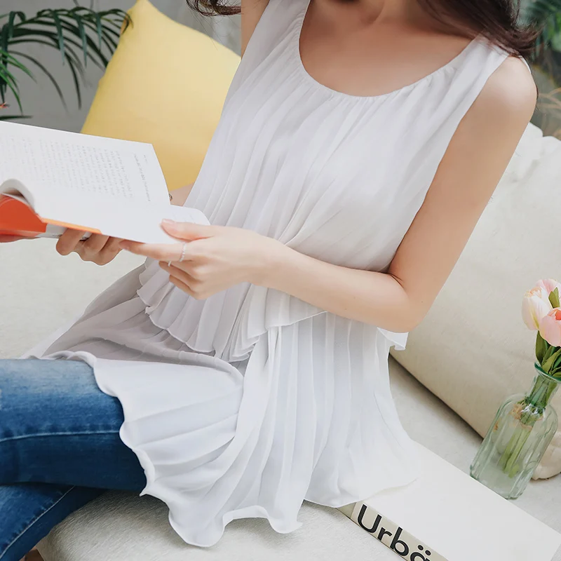 Dabuwawa Women's Romantic Asymmetrical Chiffon White Shirts New Summer Pleated Hem Blouse Loose Tops DN1BCF014
Dabuwawa Women's Romantic Asymmetrical Chiffon White Shirts New Summer Pleated Hem Blouse Loose Tops DN1BCF014