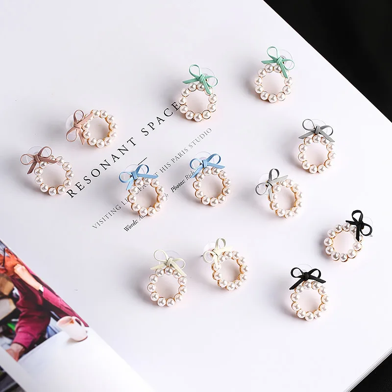 2017 New Summer Lovely Colourful Bow Earrings For Women Geometry Circle Simulated Pearl Stud Earrings Boucle D'oreille Brinco
2017 New Summer Lovely Colourful Bow Earrings For Women Geometry Circle Simulated Pearl Stud Earrings Boucle D'oreille Brinco