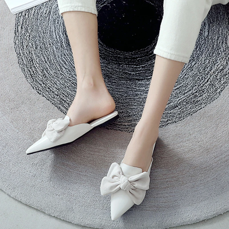 WETKISS Patent Pu Slippers Woman Pointed Toe Footwear Slides Butterfly Knot Shoes Female Fashion Casual Mules Shoes Woman Summer
WETKISS Patent Pu Slippers Woman Pointed Toe Footwear Slides Butterfly Knot Shoes Female Fashion Casual Mules Shoes Woman Summer