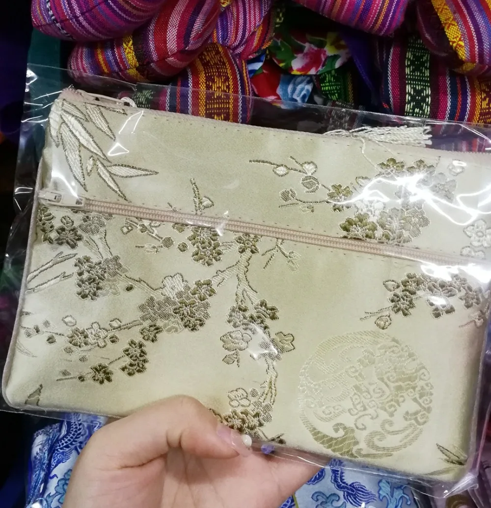 5pcs Mixed colors Tassel Rectangle Embroidery Brocade Silk Coin Bags,Purse, Double Zipper wallet Jewelry Bags, necklace bag 6''
5pcs Mixed colors Tassel Rectangle Embroidery Brocade Silk Coin Bags,Purse, Double Zipper wallet Jewelry Bags, necklace bag 6''