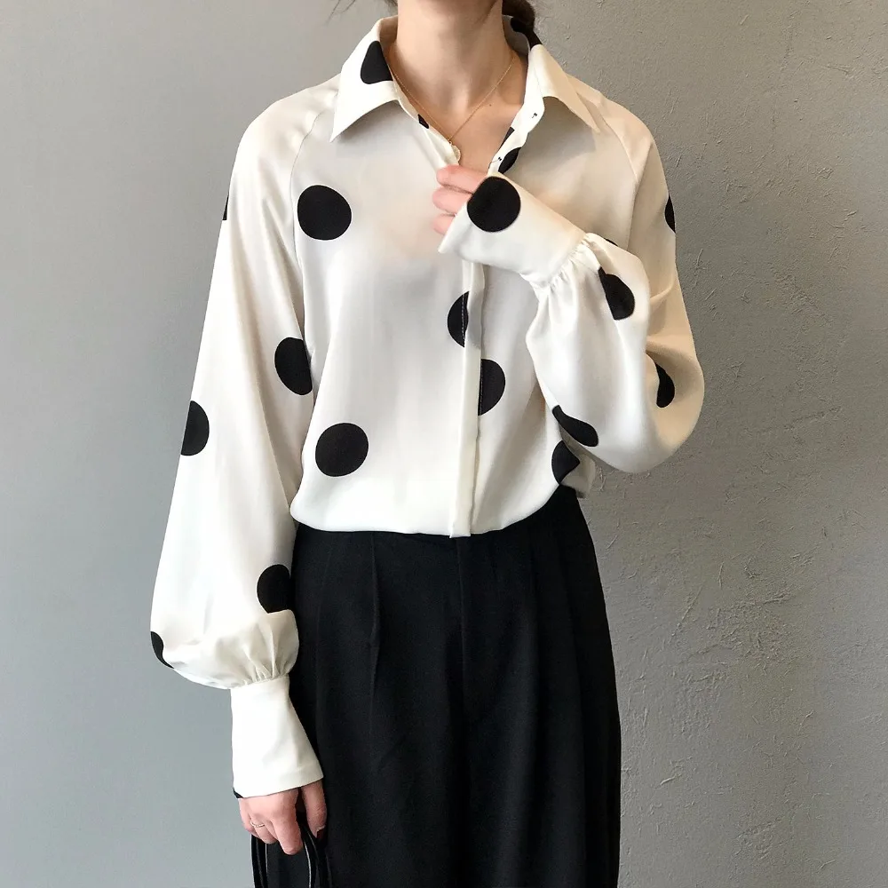 Apperloth White Blouse Women Polka Dot Print Chiffon Office Shirts Tops Fashion Lantern Sleeve High Low Blouses Femme Blusa 2019
Apperloth White Blouse Women Polka Dot Print Chiffon Office Shirts Tops Fashion Lantern Sleeve High Low Blouses Femme Blusa 2019
