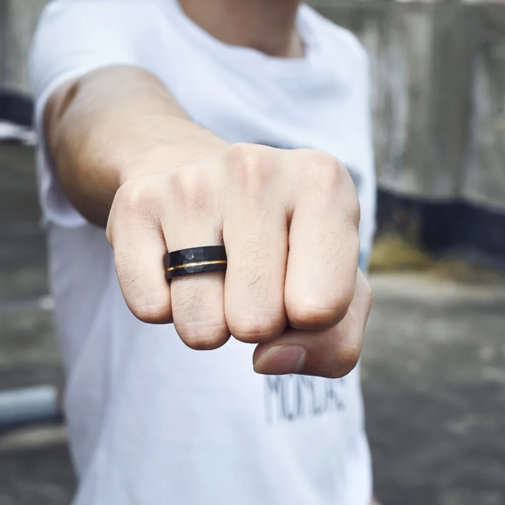 Soul Men New 8mm Black with Rose Gold Tungsten Carbide Rings Men Hammer Matte Finish Unique Design Jewelry Wedding Band Gift
Soul Men New 8mm Black with Rose Gold Tungsten Carbide Rings Men Hammer Matte Finish Unique Design Jewelry Wedding Band Gift