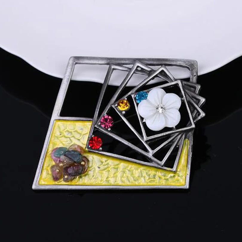 Multicolor Nature Stone Brooch Pins Female Geometric Irregular Rhinestone Brooches Fashion Scarf Jewelry Accessories XZ215
Multicolor Nature Stone Brooch Pins Female Geometric Irregular Rhinestone Brooches Fashion Scarf Jewelry Accessories XZ215